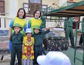 ANH-GV-VA-TRE-THAM-QUAN-DOANH-TRAI-2023-3.jpg
